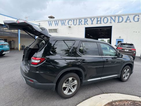 Used 2024 Honda Pilot EX-L image 12