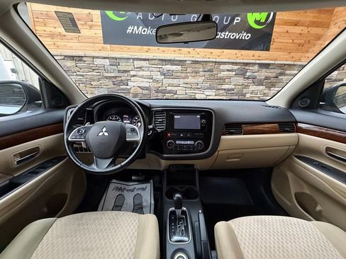 Used 2014 Mitsubishi Outlander GT AWD/4WD image 17