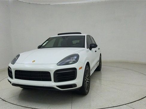 Used 2021 Porsche Cayenne Base image 64