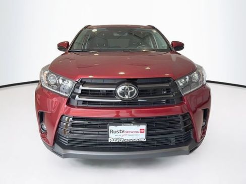 Certified 2019 Toyota Highlander SE w/ Carpet Mat Package (TMS) AWD/4WD image 2