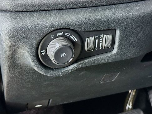 New 2026 Chrysler Pacifica Limited image 10