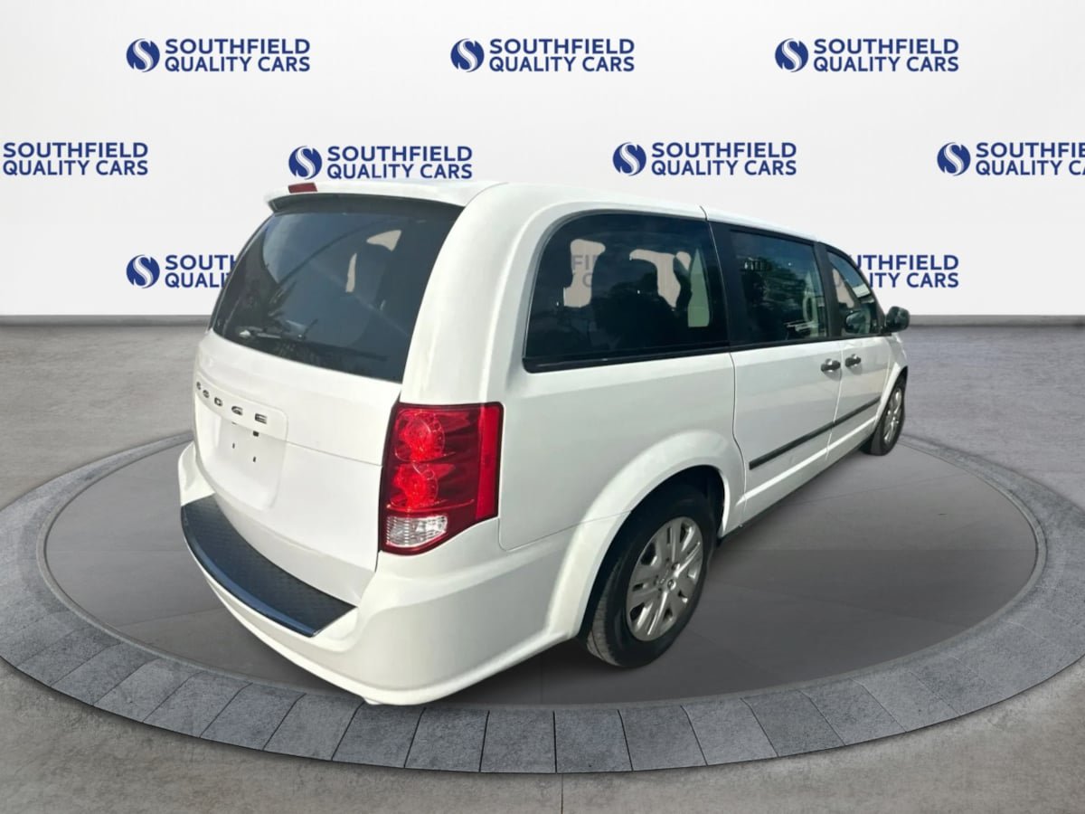Used 2016 Dodge Grand Caravan American Value Package w/ UConnect Hands-Free Group FWD image 7