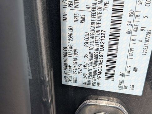Certified 2026 Ford Escape SE w/ PHEV Premium Package FWD image 21
