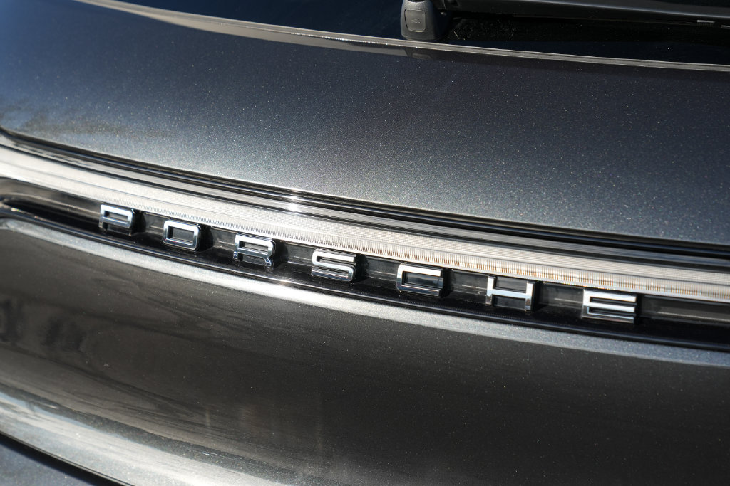 Certified 2026 Porsche Macan AWD/4WD image 16
