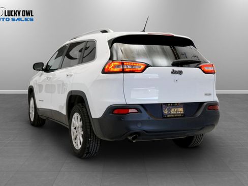 Used 2018 Jeep Cherokee Latitude w/ Safety Group FWD image 5
