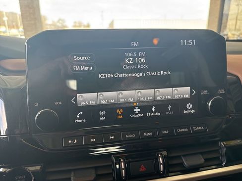 Used 2025 Nissan Pathfinder Platinum image 13