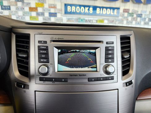 Used 2013 Subaru Outback 2.5i Limited w/ Moonroof Pkg image 8