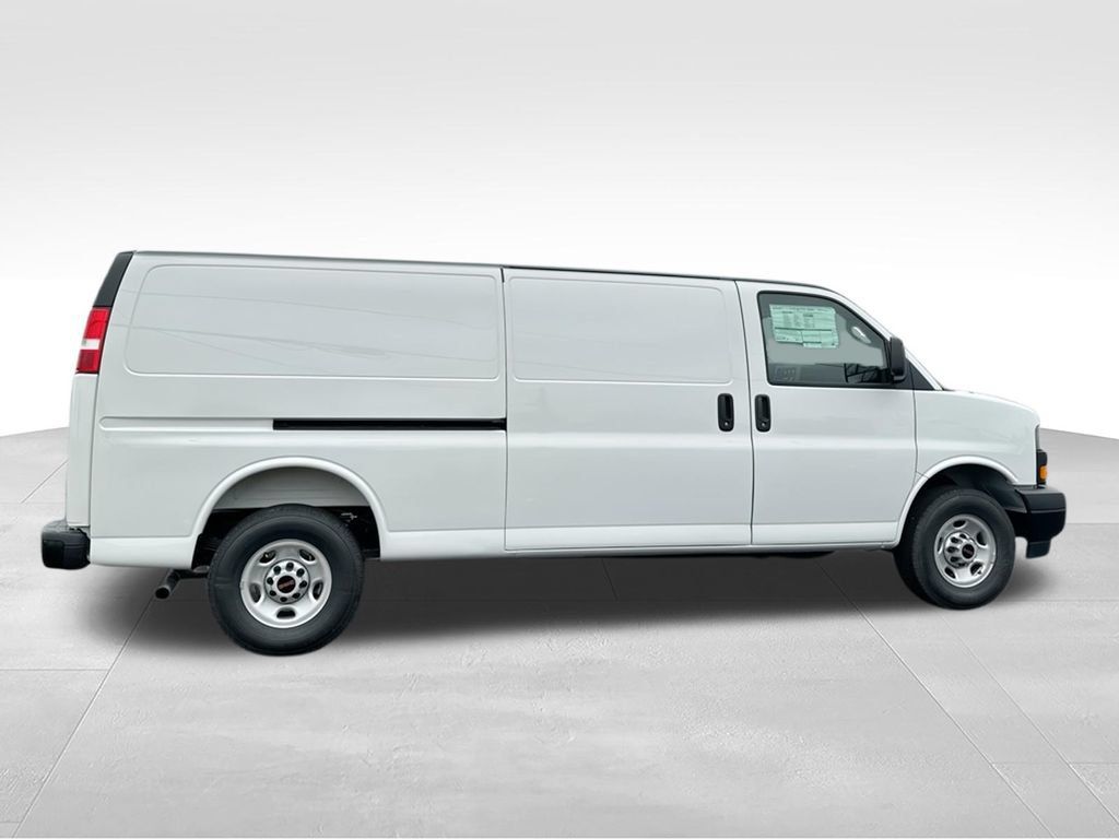 New 2025 GMC Savana 3500 Extended RWD image 9
