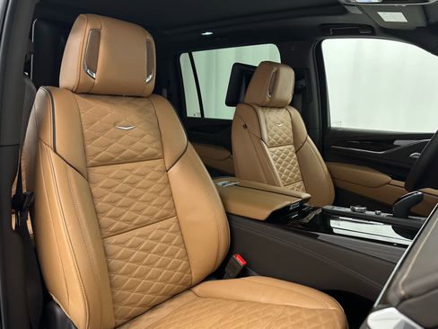 Used 2024 Cadillac Escalade ESV Sport w/ LPO, ONYX Package image 20