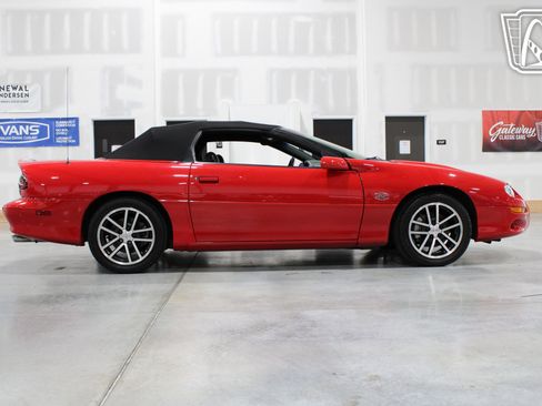 Used 2002 Chevrolet Camaro Z28 w/ SS Performance/Appearance Pkg image 29