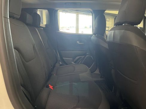 Used 2023 Jeep Renegade Altitude w/ Sun/Sound Group AWD/4WD image 44