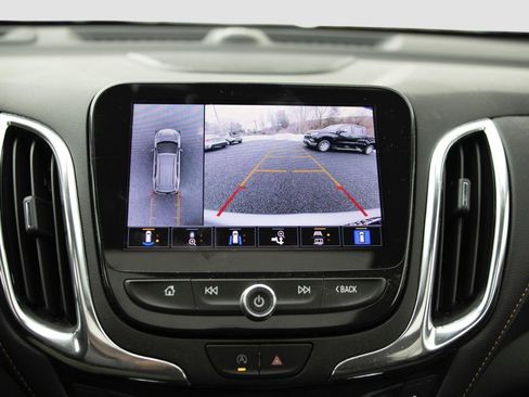 Used 2023 Chevrolet Equinox Premier image 11