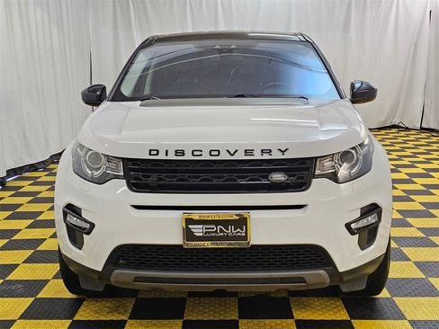 Used 2019 Land Rover Discovery Sport SE image 8