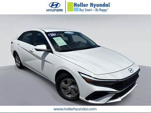 Certified 2026 Hyundai Elantra SE FWD image 1