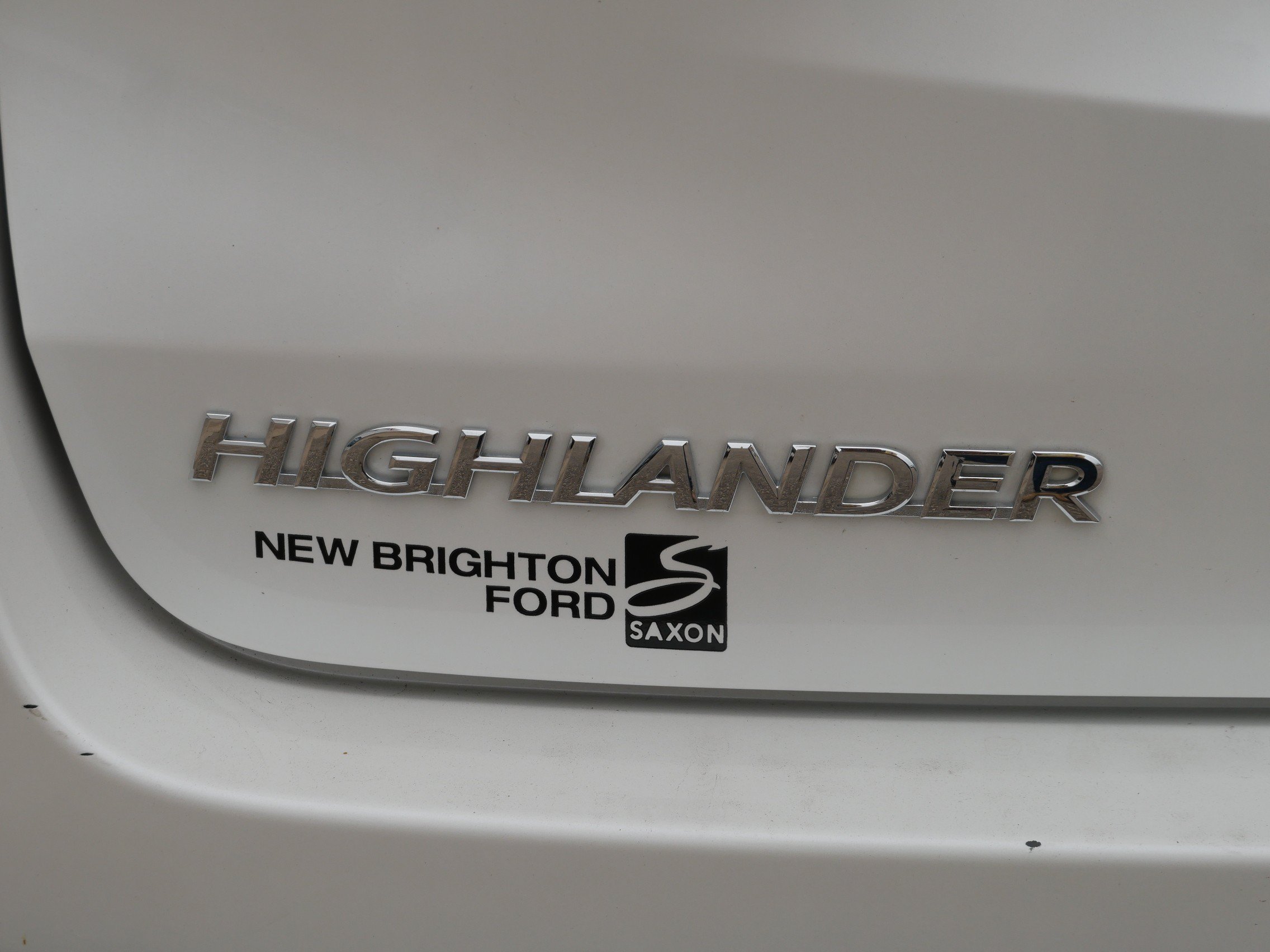 Used 2018 Toyota Highlander XLE w/ Carpet Mat Package (TMS) AWD/4WD image 5