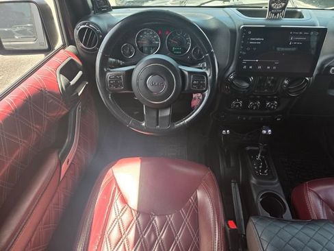 Used 2014 Jeep Wrangler Unlimited Sahara w/ Max Tow Package AWD/4WD image 12