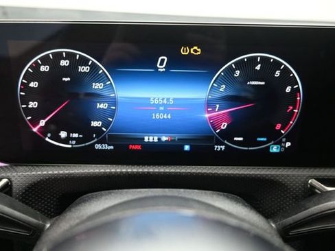 Used 2025 Mercedes-Benz CLA 250 image 4