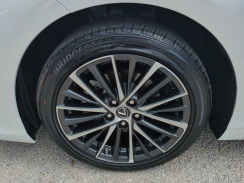 Certified 2025 Lexus ES 350 w/ Premium Package FWD image 10