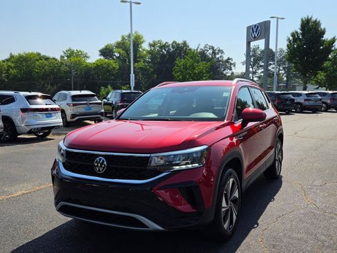 Certified 2024 Volkswagen Taos SE AWD/4WD image 8