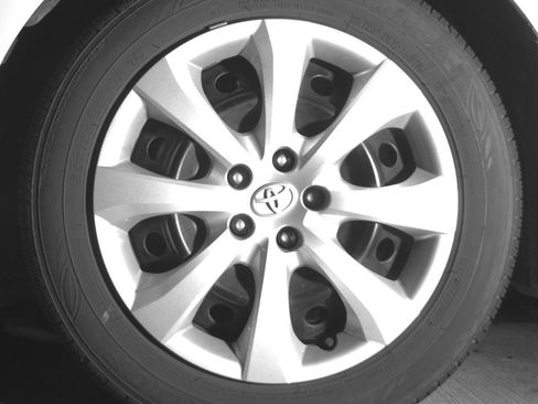 Used 2025 Toyota Corolla LE image 12