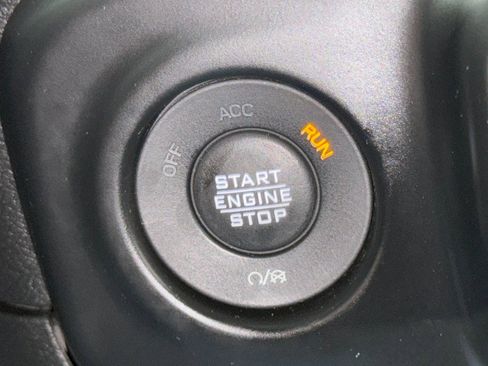 Used 2021 Jeep Wrangler Unlimited Sahara image 34