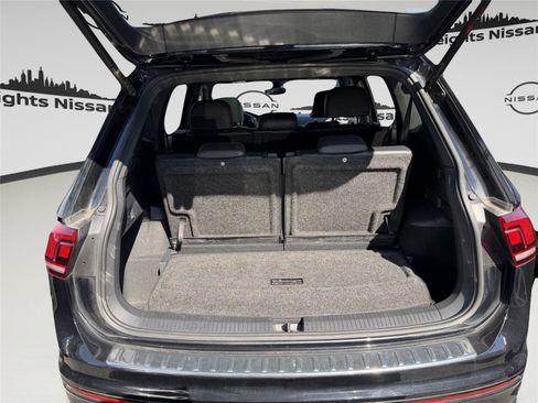 Used 2022 Volkswagen Tiguan SE R-Line image 26