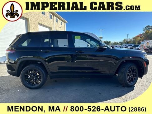 New 2025 Jeep Grand Cherokee Altitude image 15
