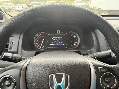 Used 2019 Honda Ridgeline Sport image 12