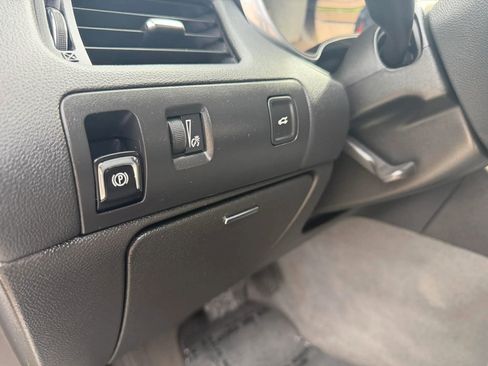 Used 2019 Chevrolet Impala LT image 12