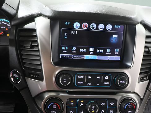 Used 2018 Chevrolet Suburban Premier AWD/4WD image 12