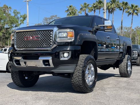 Used 2016 GMC Sierra 2500 Denali w/ Duramax Plus Package image 18