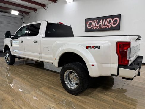 Used 2018 Ford F350 Platinum w/ Platinum Ultimate Package AWD/4WD image 10