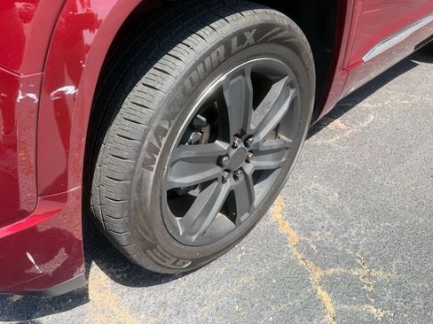 Used 2017 GMC Acadia Denali w/ Technology Package FWD image 10