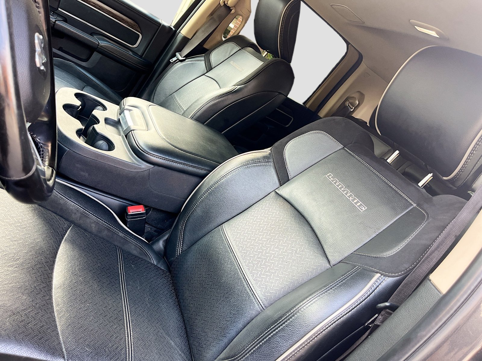 Used 2021 RAM 3500 Laramie w/ Cold Weather Group AWD/4WD image 18