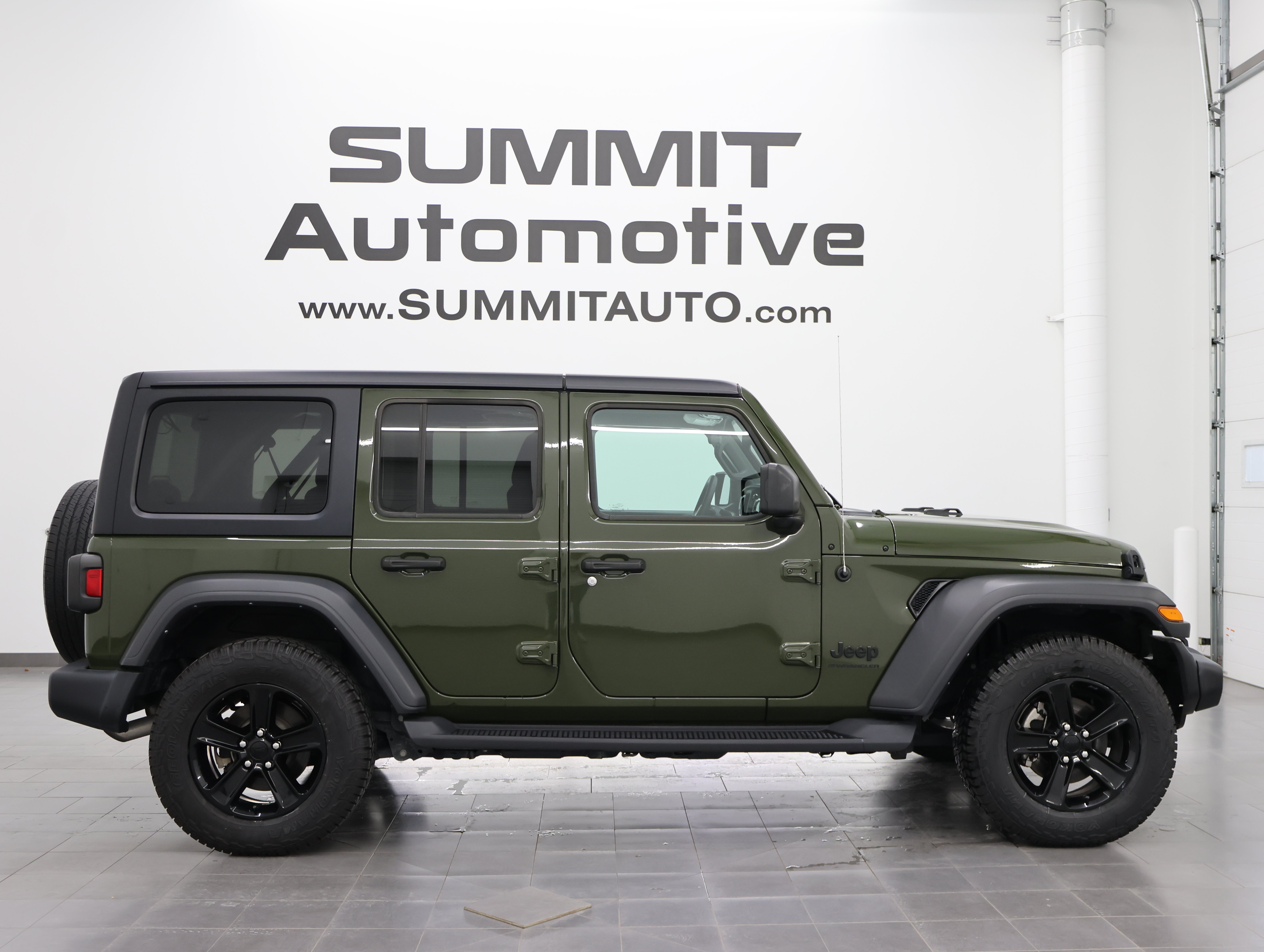 Used 2023 Jeep Wrangler Unlimited Sport AWD/4WD image 1