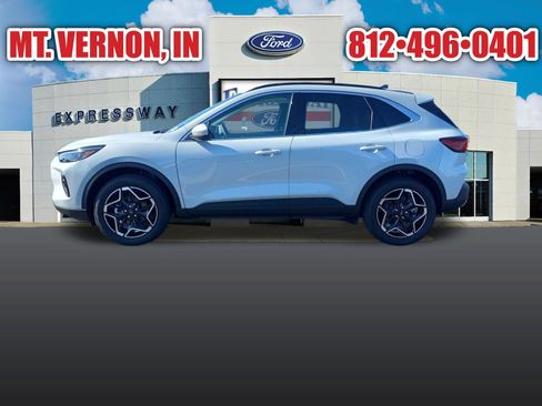 Used 2025 Ford Escape Platinum w/ Premium Technology Package image 9
