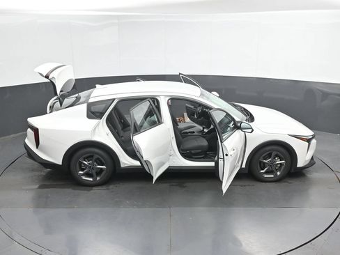 Used 2025 Kia K4 FWD image 50