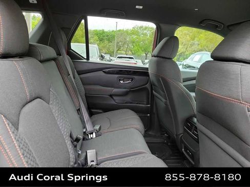 Used 2025 Honda Pilot Sport image 21
