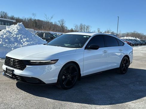 Used 2023 Honda Accord Sport image 7