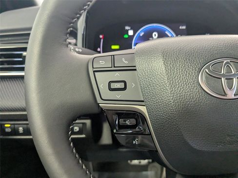 Certified 2025 Toyota Camry SE w/ Convenience Package image 13