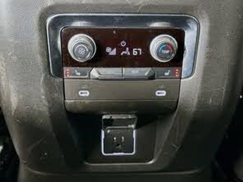 Used 2024 Chevrolet Tahoe Premier image 15