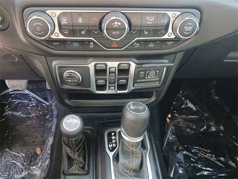Used 2021 Jeep Wrangler Unlimited Sahara image 22