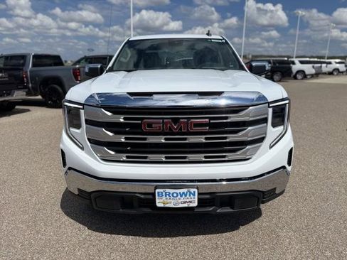 New 2026 GMC Sierra 1500 SLE image 3