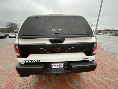 Used 2023 Nissan Titan PRO-4X w/ Pro-4x Convenience Package image 30