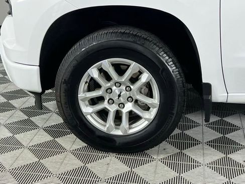 Used 2024 Chevrolet Silverado 1500 RST AWD/4WD image 12
