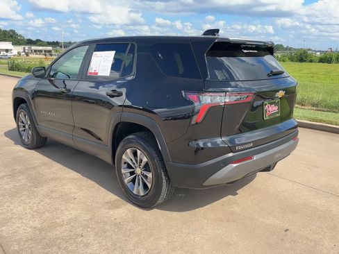 Used 2026 Chevrolet Equinox LT FWD image 7