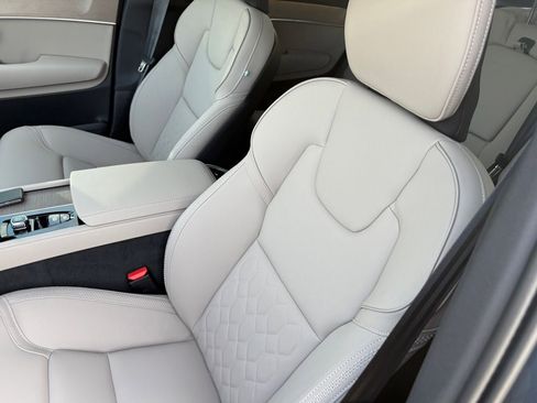 New 2026 Volvo XC90 B5 Plus w/ Protection Package Premier AWD/4WD image 19