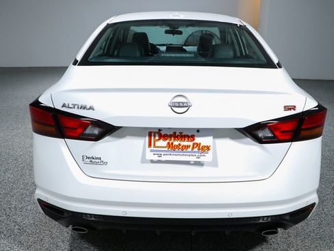 Used 2024 Nissan Altima 2.5 SR FWD image 8