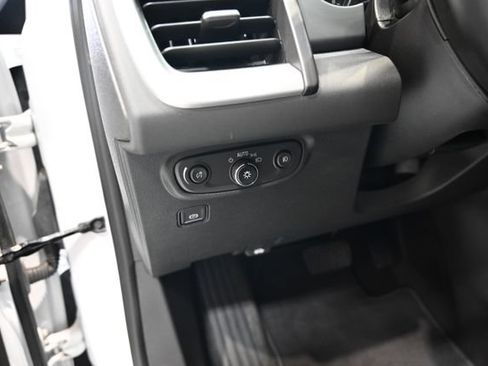 Used 2023 GMC Terrain SLT FWD image 25