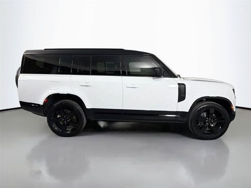 New 2026 Land Rover Defender 130 X-Dynamic SE AWD/4WD image 4